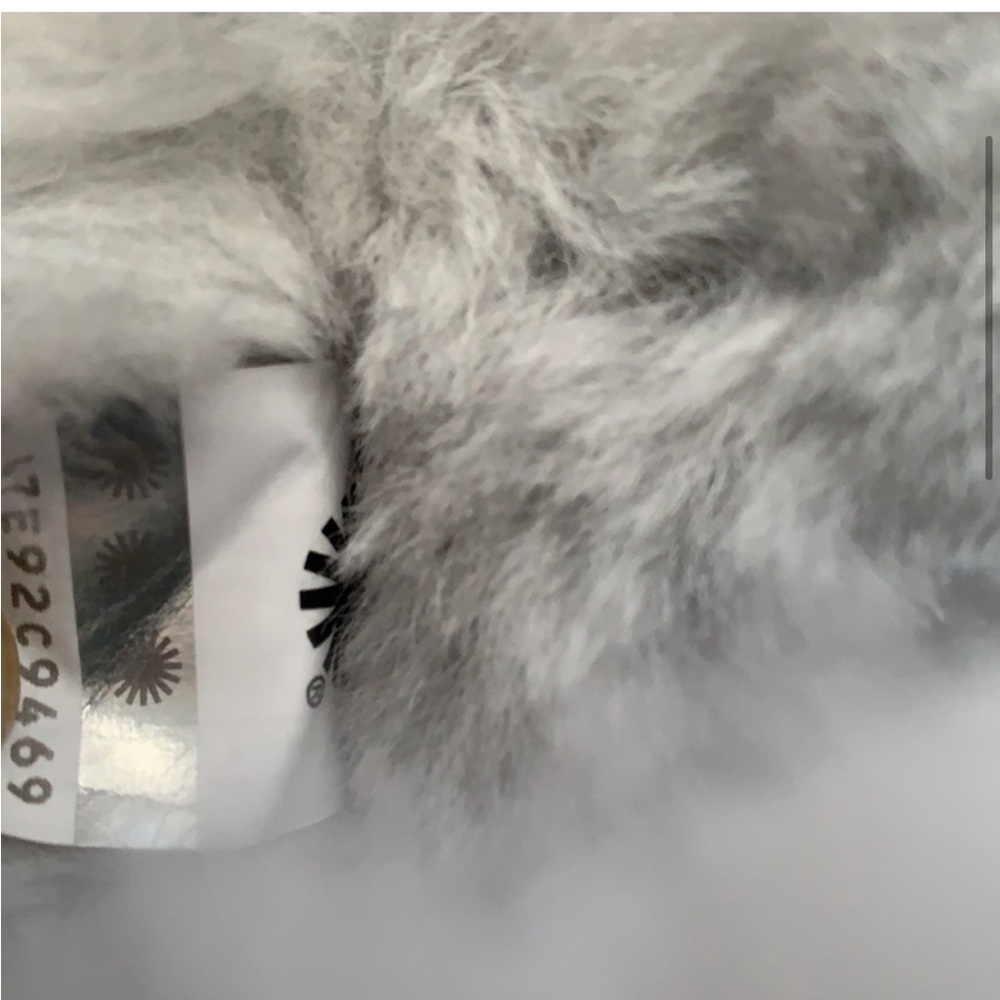 NWB UGG genuine shearling cozy suede slipper - Picture 9 of 11